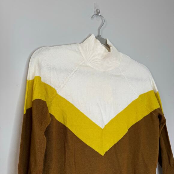 OFFLINE by Aerie Chillside Ski Mockneck Sweater White Brown Yellow NWT XS - Picture 3 of 9